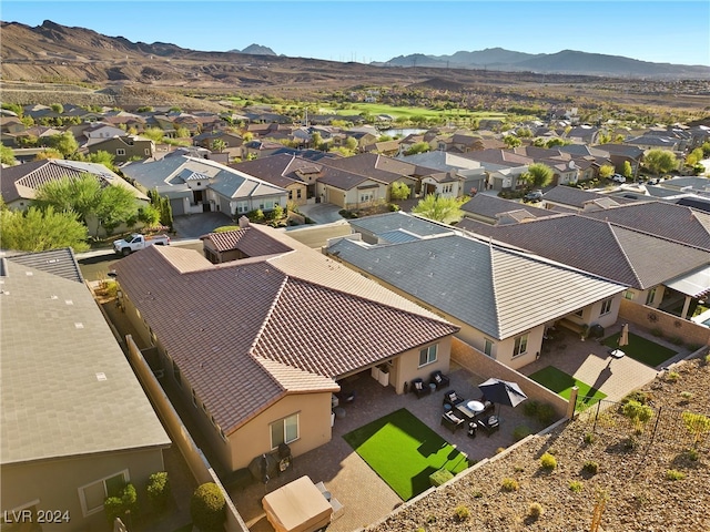 bird's eye view featuring a mountain view