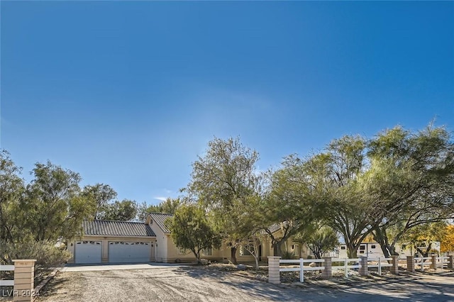 view of front facade featuring a garage