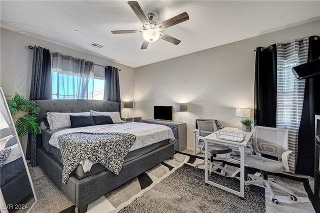 bedroom featuring ceiling fan