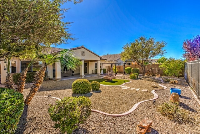 view of yard featuring a patio area