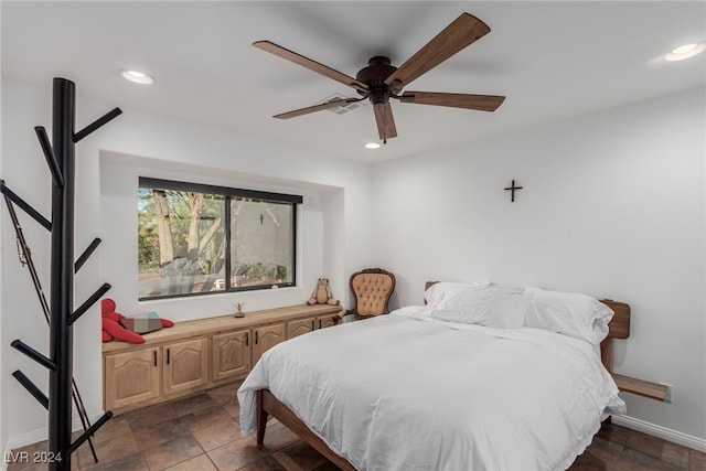 bedroom with ceiling fan