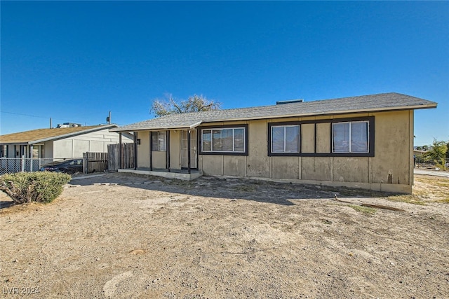 view of front of property