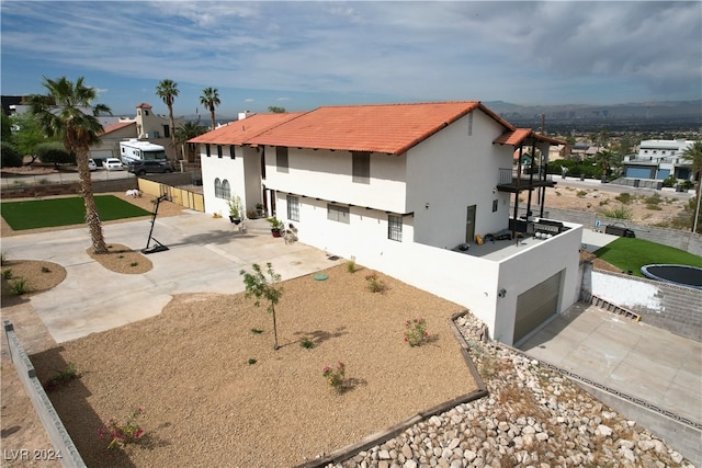 view of front facade featuring a patio