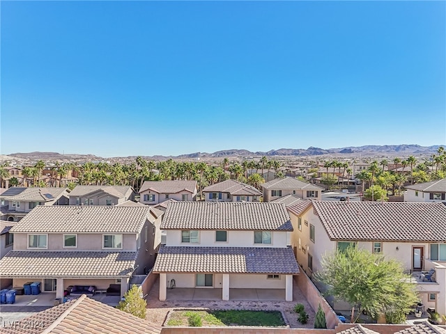 bird's eye view featuring a mountain view