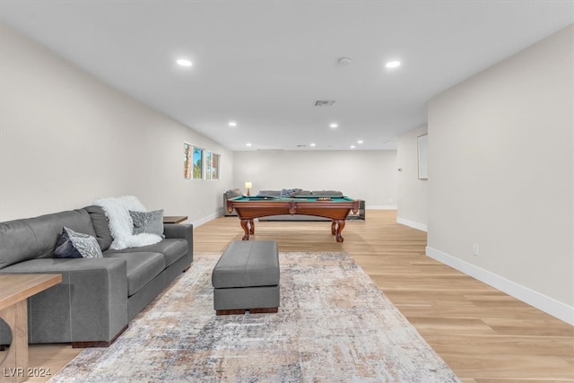 recreation room with visible vents, recessed lighting, light wood-style flooring, and baseboards