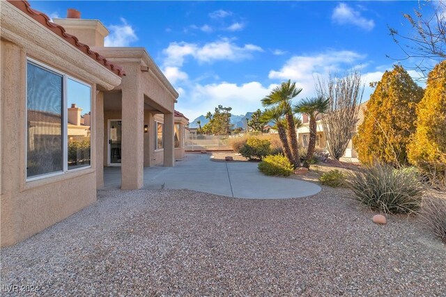 view of yard with a patio