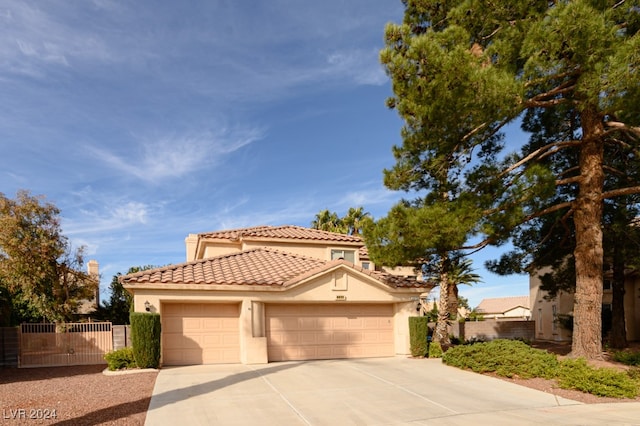 view of mediterranean / spanish-style home