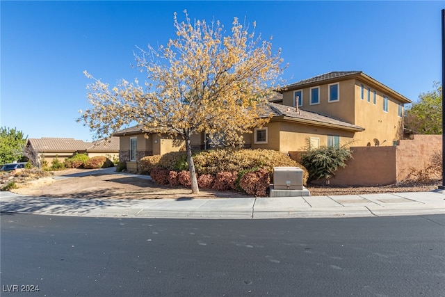 view of front of property