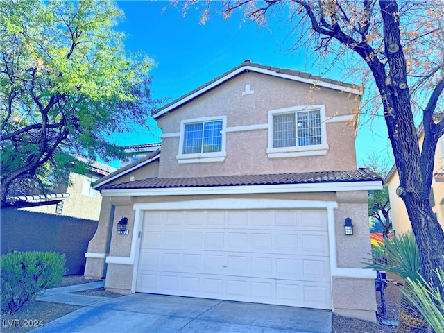 view of front facade featuring a garage