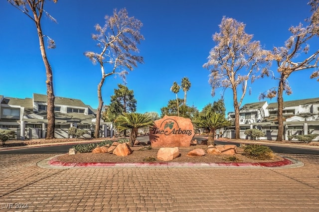 view of community / neighborhood sign