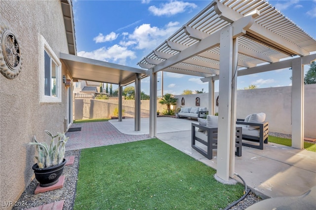 view of yard featuring an outdoor hangout area, a patio area, and a pergola