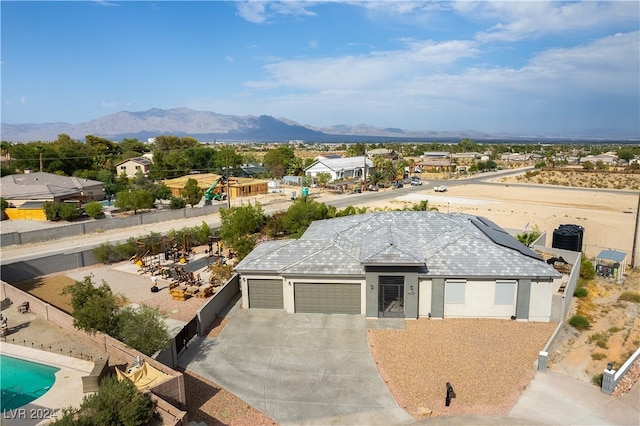 bird's eye view with a mountain view