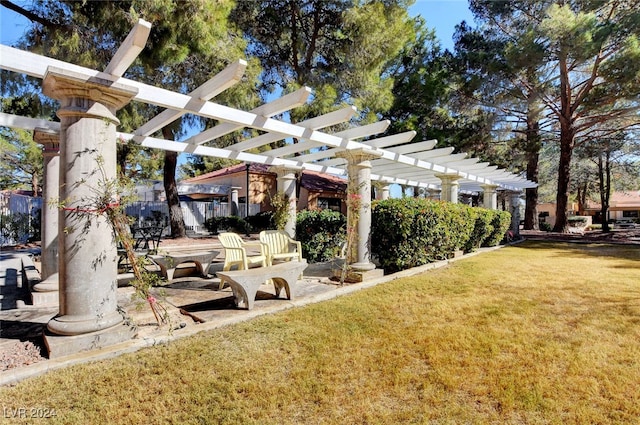 view of yard featuring a pergola