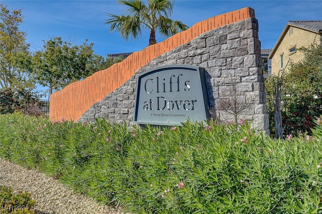 view of community / neighborhood sign