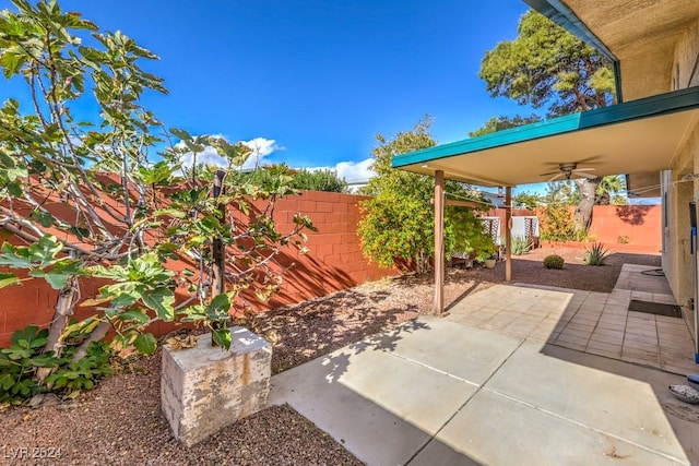 view of patio with ceiling fan