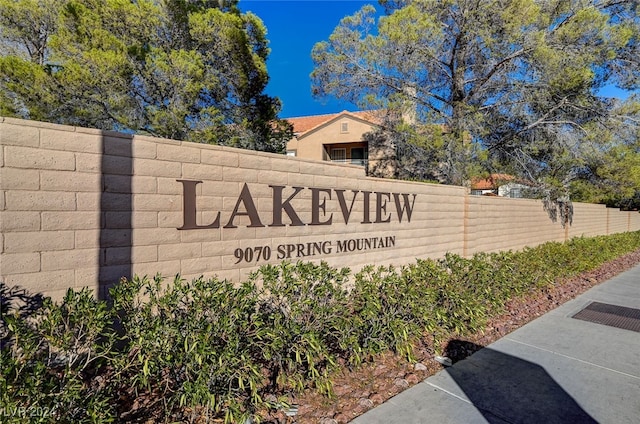 view of community / neighborhood sign