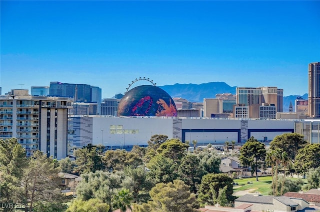 view of city featuring a mountain view