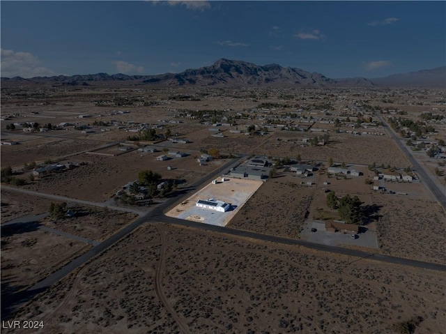 bird's eye view with a mountain view