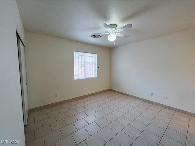 empty room with ceiling fan