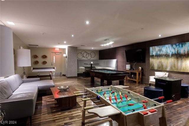 rec room featuring hardwood / wood-style floors and billiards