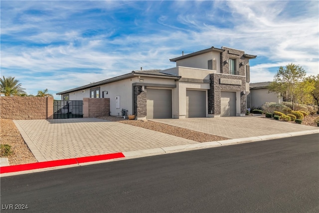 view of front facade featuring a garage