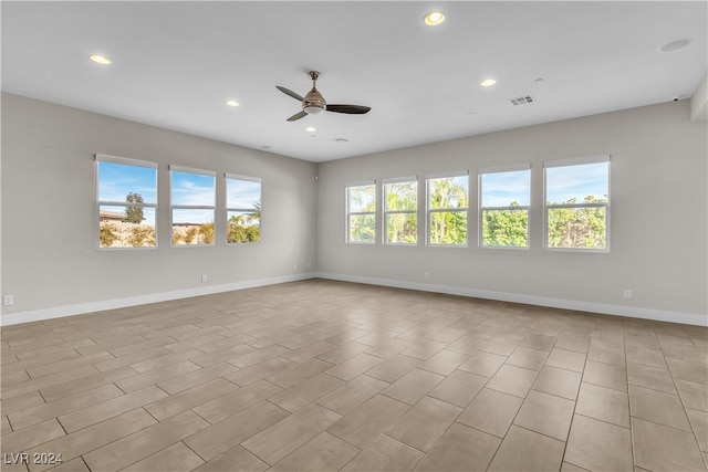 empty room with ceiling fan