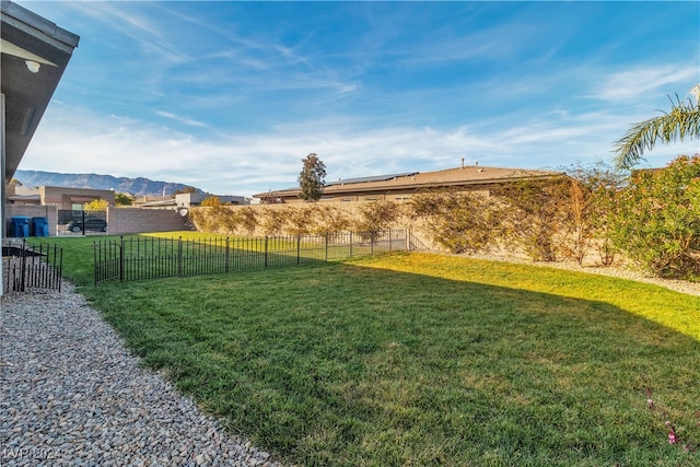 view of yard with a mountain view