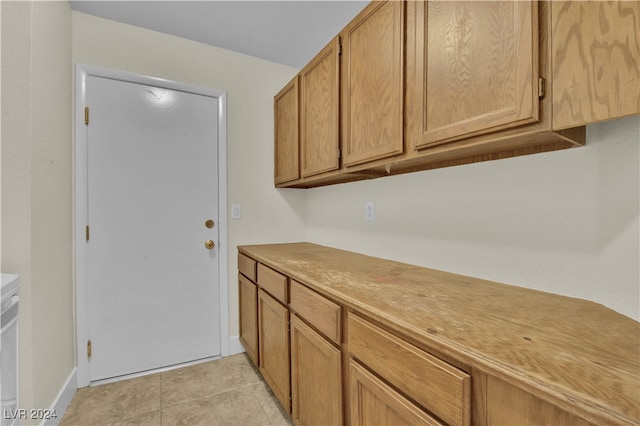 kitchen featuring light tile patterned floors