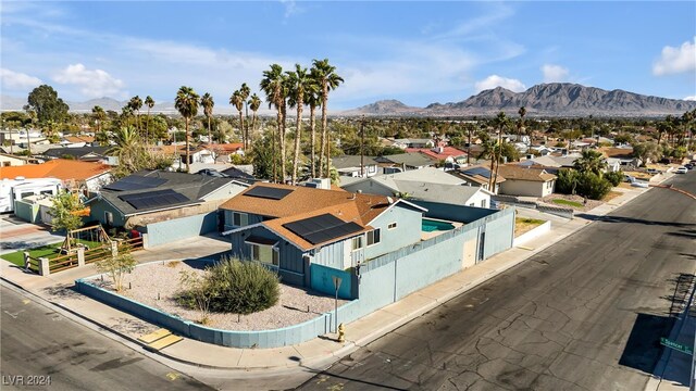 bird's eye view with a mountain view