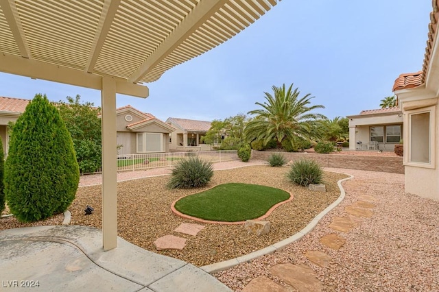 view of yard featuring a pergola