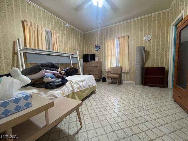 bedroom with ceiling fan