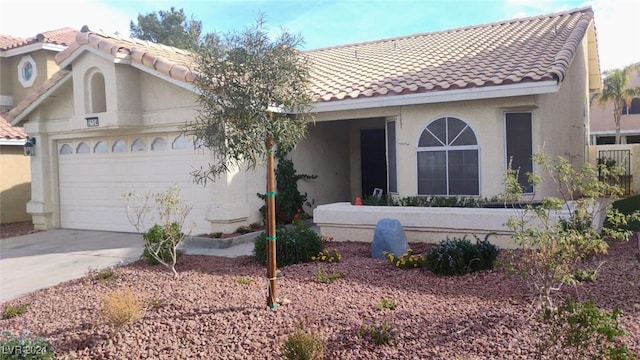 view of front facade featuring a garage