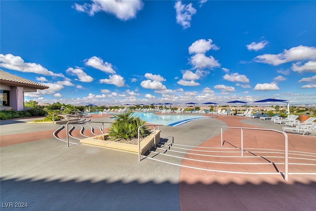 view of swimming pool