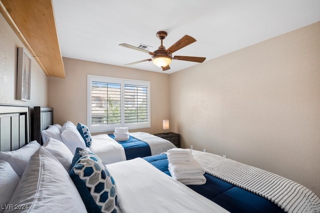 bedroom featuring ceiling fan