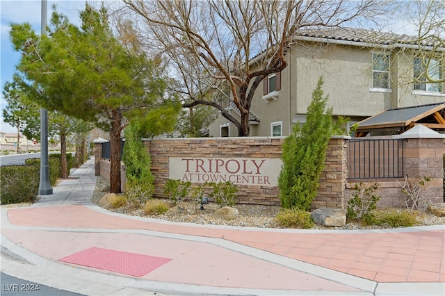 view of community / neighborhood sign