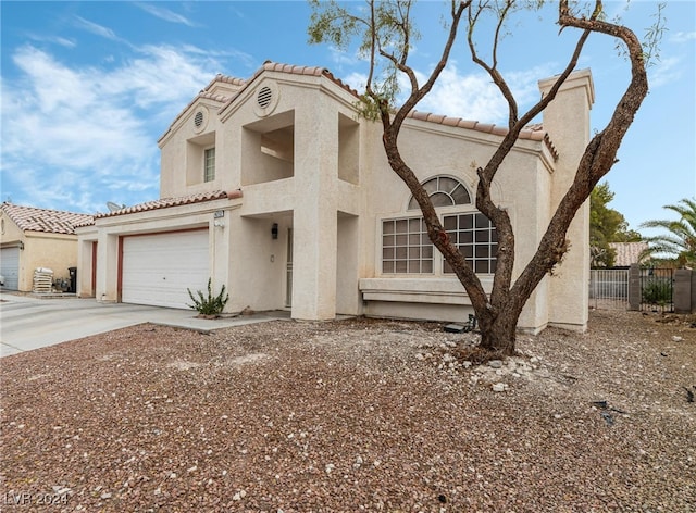 view of front facade featuring a garage