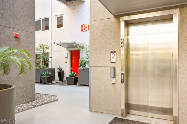 entrance to property with elevator