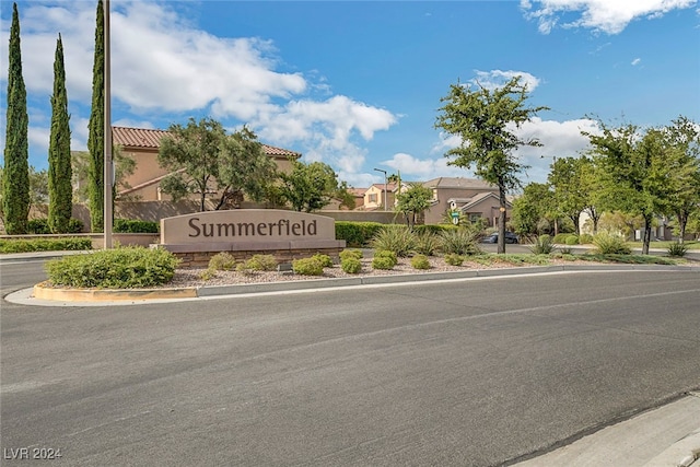 view of community / neighborhood sign