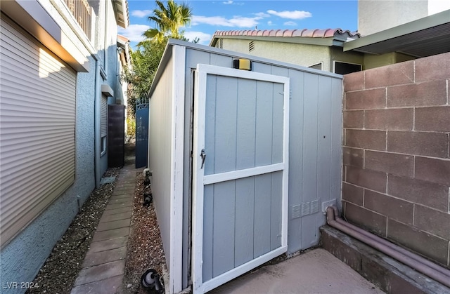 view of outbuilding