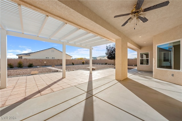 view of patio with a pergola and ceiling fan