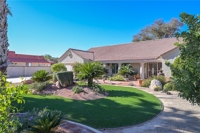 view of yard featuring a garage