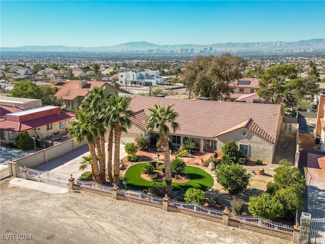 bird's eye view featuring a mountain view