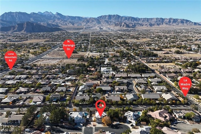 bird's eye view featuring a mountain view