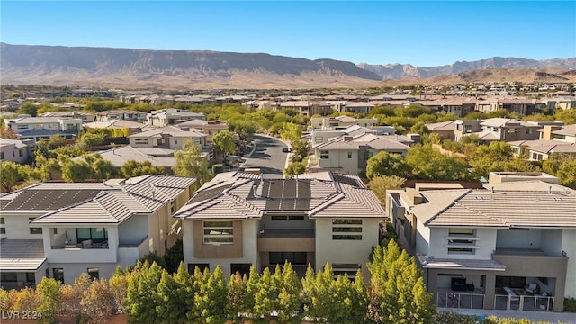 bird's eye view featuring a mountain view