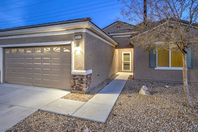 view of front facade featuring a garage