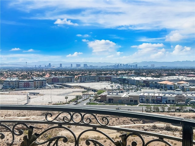 bird's eye view featuring a mountain view