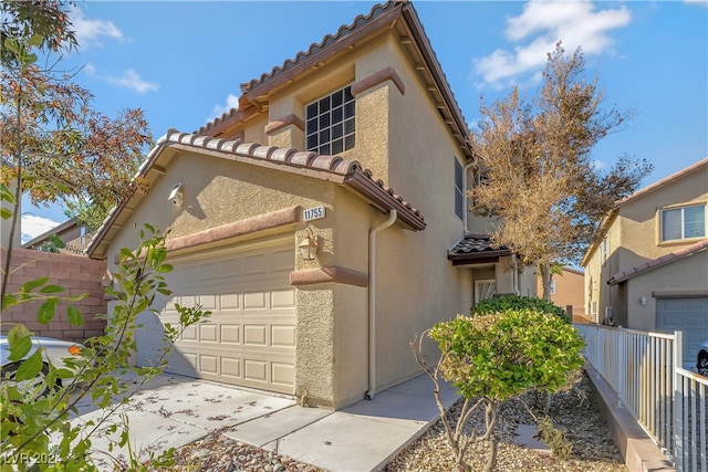 view of front facade with a garage