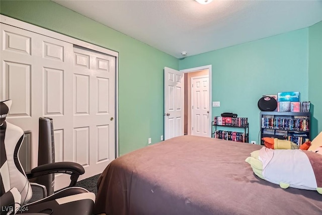 bedroom with a closet