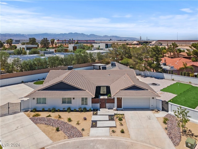 bird's eye view featuring a mountain view