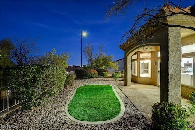 view of yard featuring a patio area